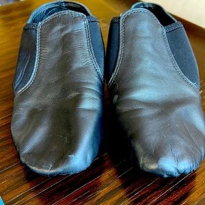 Capezio Women's EJ2 E-Series Jazz Slip-On